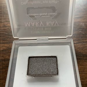 Mary Kay’s eye shadow